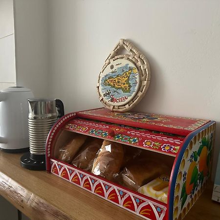 Sikelia-Sicilian Rooms Catania Ngoại thất bức ảnh